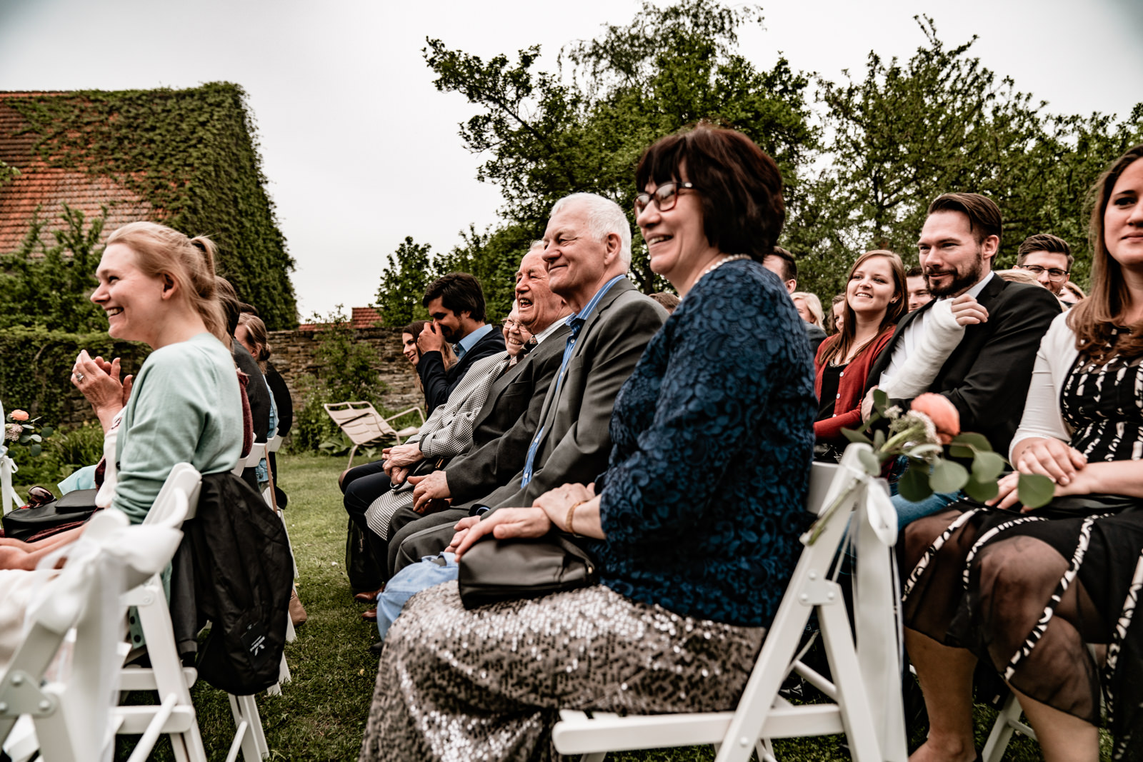 Hochzeit im Freien in der Villa Sommerach bei Würzburg. Hochzeitsbilder vom Hochzeitsfotograf Axel Link