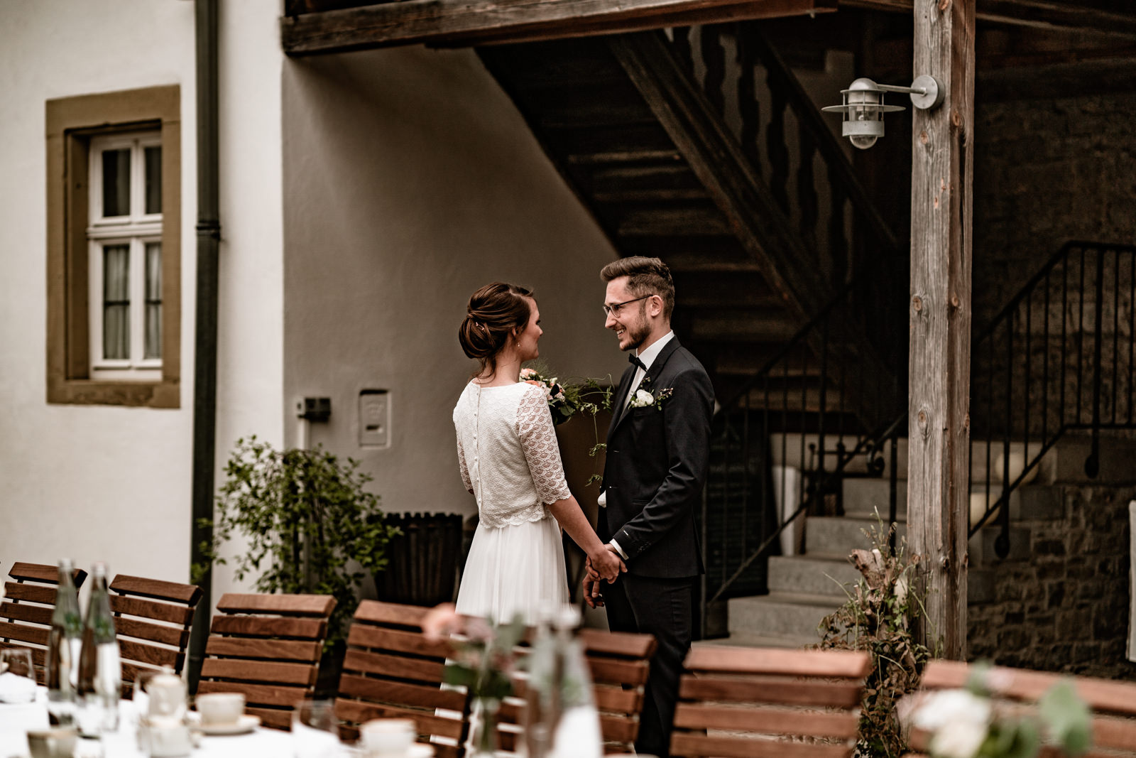 Hochzeit im Freien in der Villa Sommerach bei Würzburg. Hochzeitsbilder vom Hochzeitsfotograf Axel Link