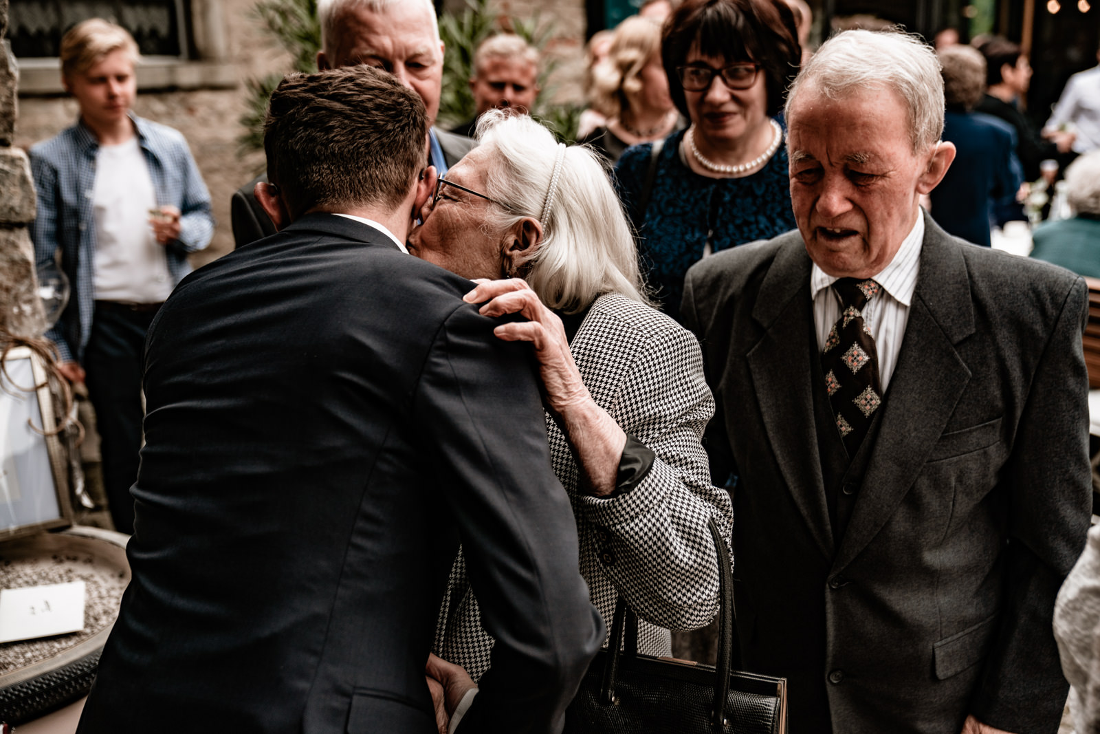 Hochzeit im Freien in der Villa Sommerach bei Würzburg. Hochzeitsbilder vom Hochzeitsfotograf Axel Link
