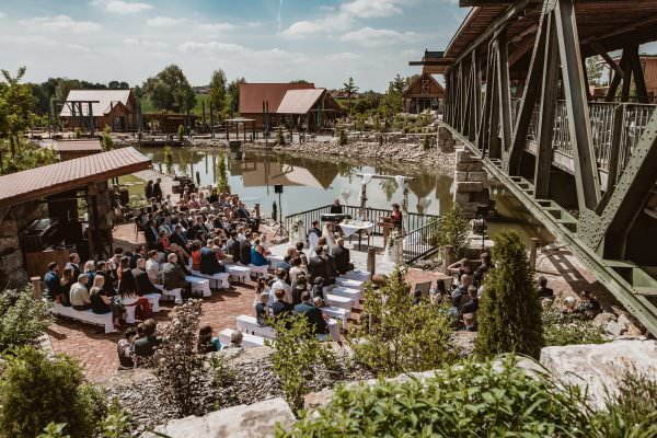 Outdoor Hochzeit im Brückenbaron