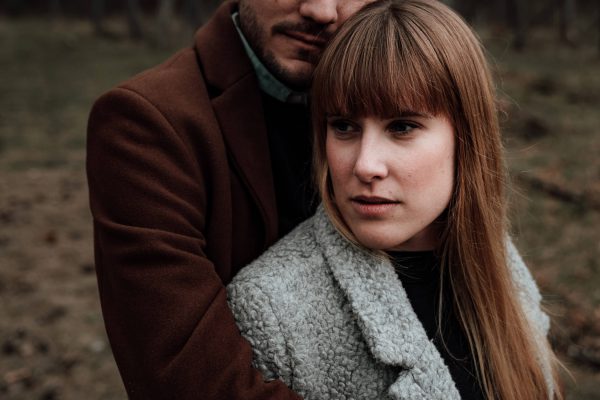 Pärchenfotos im Wald