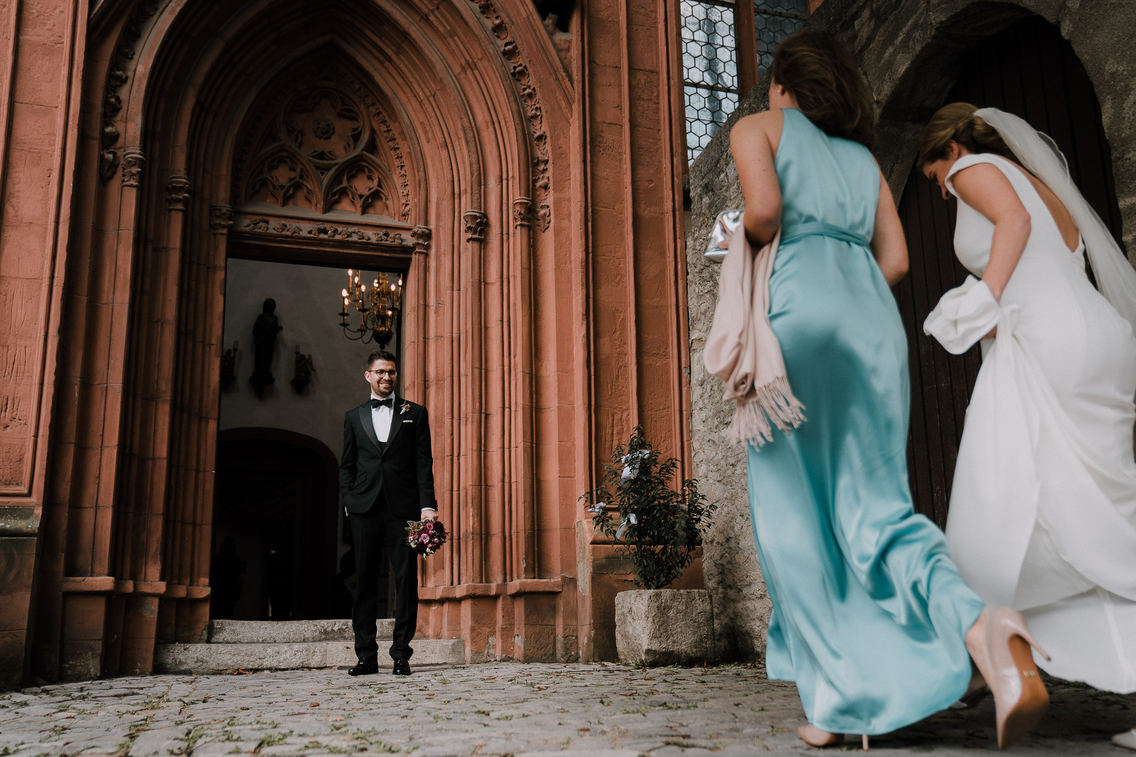 Hochzeitsfotograf aus Wuerzburg. Moderne Hochzeitsfotos und Hochzeitsreportagen