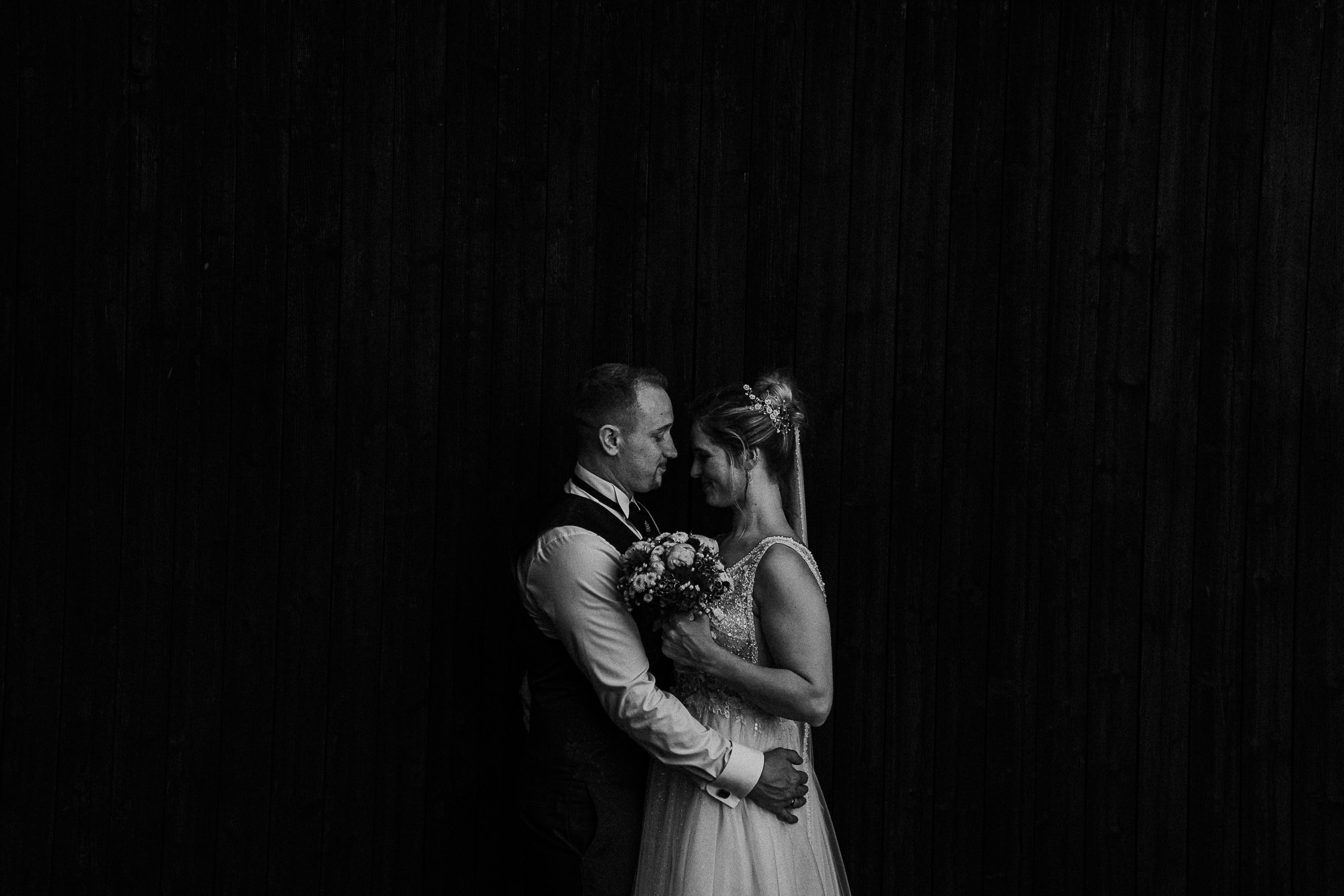 Hochzeitsfotograf aus Wuerzburg. Moderne Hochzeitsfotos und Hochzeitsreportagen