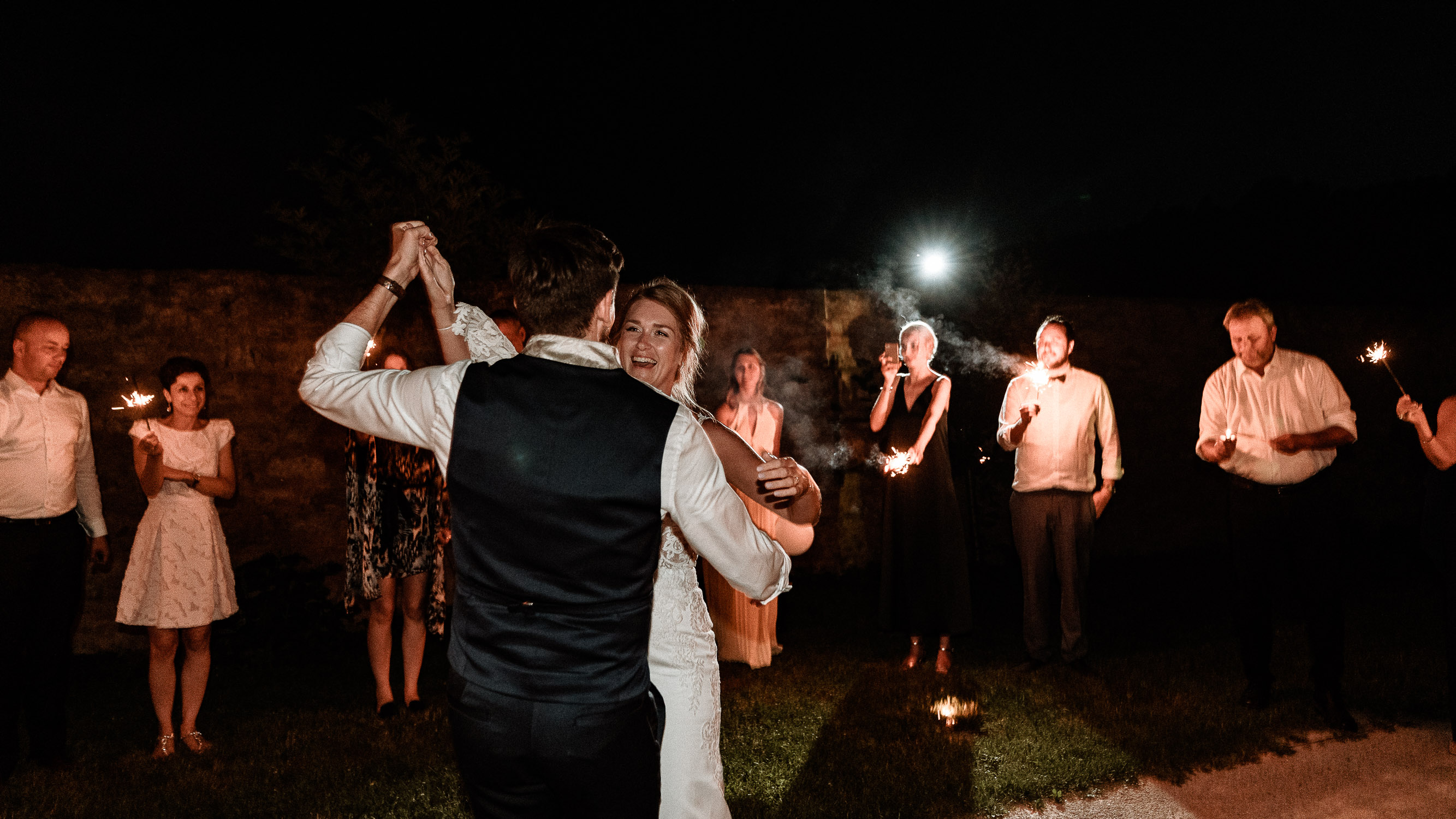 Hochzeitsfotograf aus Wuerzburg. Moderne Hochzeitsfotos und Hochzeitsreportagen
