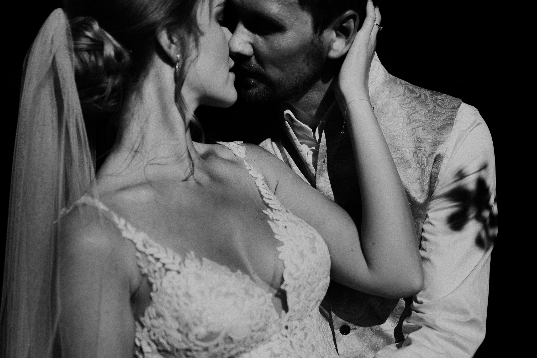 Der Hochzeitsfotograf Axel Link zeigt Bilder, die er als Fotograf auf einer Hochzeit im Schloss Weikersheim gemacht hat. Braut und Bräutigam mit Gäste bei der Trauung und Hochzeitsfeier.