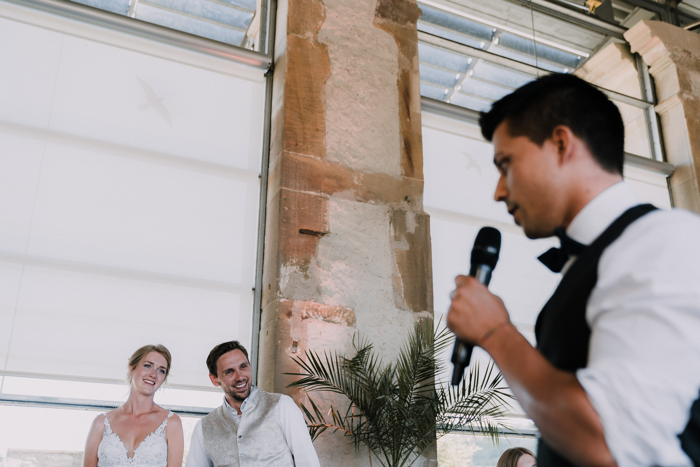 Der Hochzeitsfotograf Axel Link zeigt Bilder, die er als Fotograf auf einer Hochzeit im Schloss Weikersheim gemacht hat. Braut und Bräutigam mit Gäste bei der Trauung und Hochzeitsfeier.