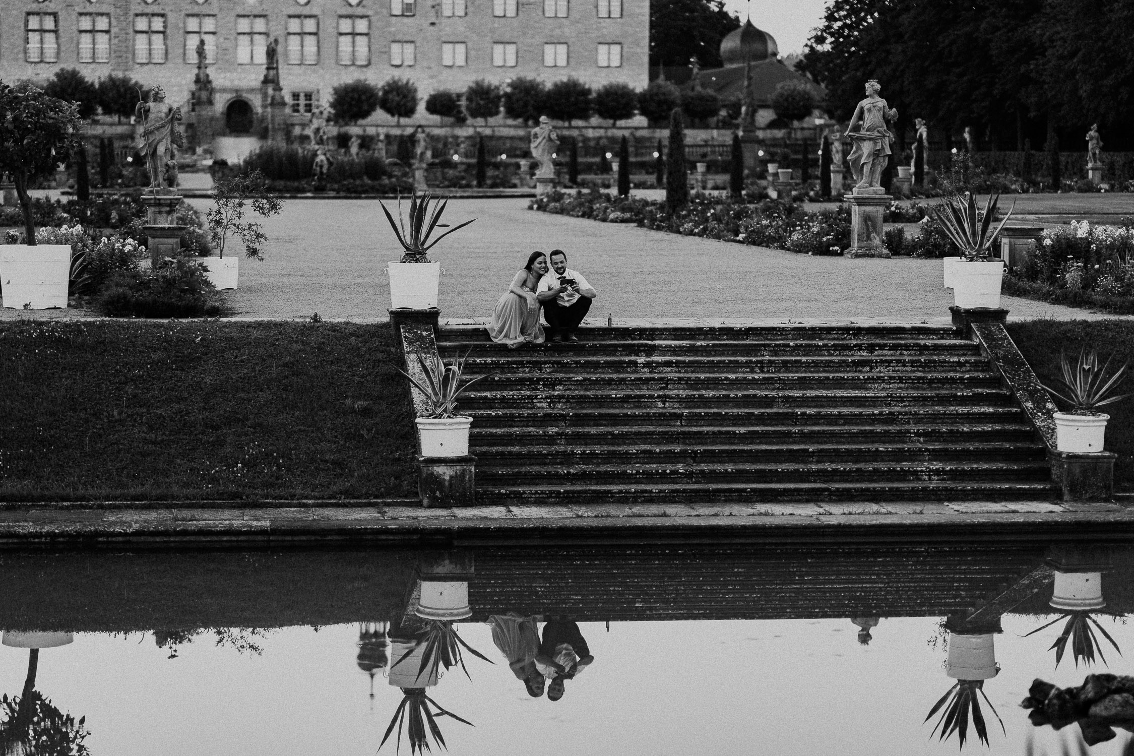 Der Hochzeitsfotograf Axel Link zeigt Bilder, die er als Fotograf auf einer Hochzeit im Schloss Weikersheim gemacht hat. Braut und Bräutigam mit Gäste bei der Trauung und Hochzeitsfeier.