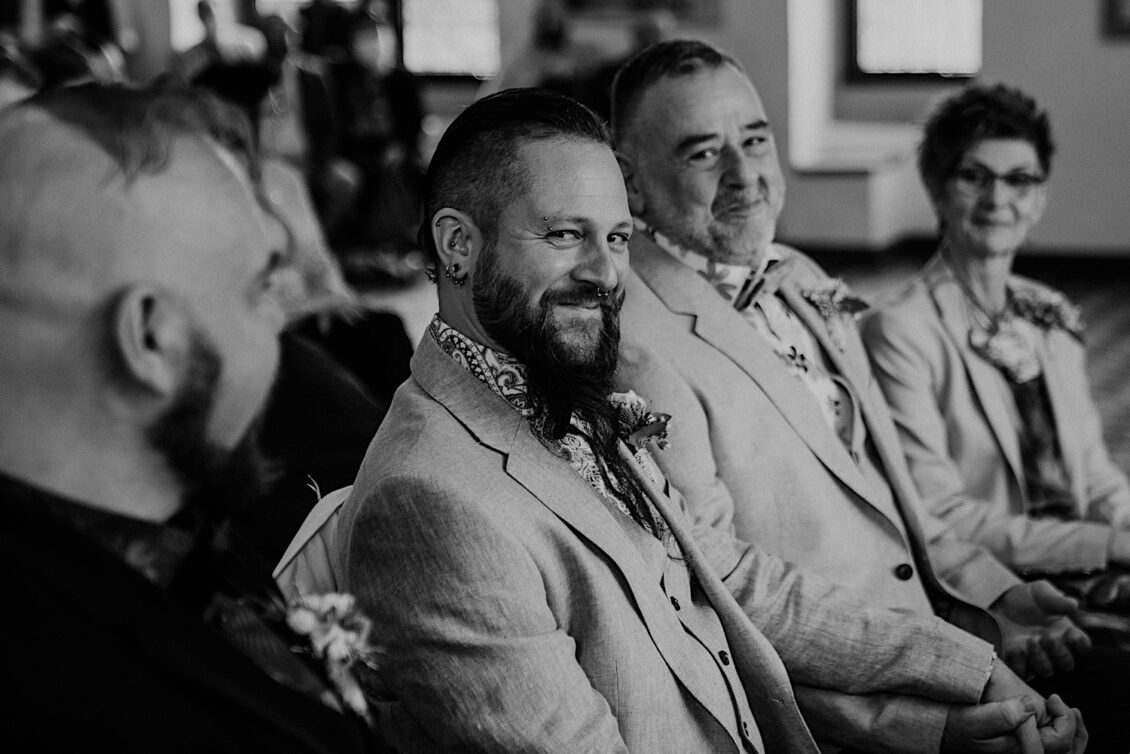 06_Hochzeitsfotograf-Wuerzburg-4_Wa?hrend der Trauung bei der Hochzeit in der Burg Konradsheim bei Ko?n. Hochzeitsbild vom Hochzeitsfotograf Axel Link