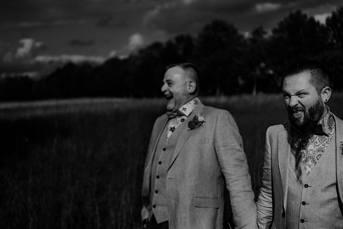 36_Hochzeitsfotograf-Wuerzburg-31_Hochzeitsportraits an der schwulen Hochzeit in der Burg Konradsheim bei Ko?n. Hochzeitsbild vom Hochzeitsfotograf Axel Link