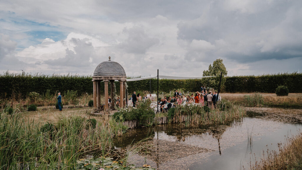Hochzeit im Schloss Walkershofen - Freie Trauung am See