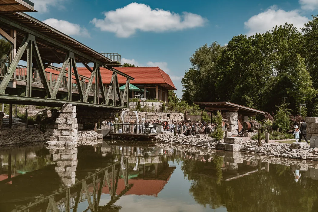 Hochzeitslocation-Brueckenbaron-Sonderhofen-4 Hochzeitslocation-Brueckenbaron-Sonderhofen Hochzeitsfotograf Wuerzburg außen