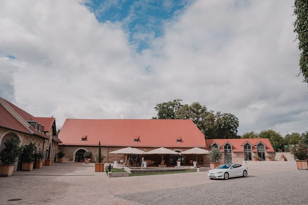 Hochzeitslocation-Gut-Woellrieder-Hof-1 Hochzeitslocation-Gut-Woellrieder-Hof