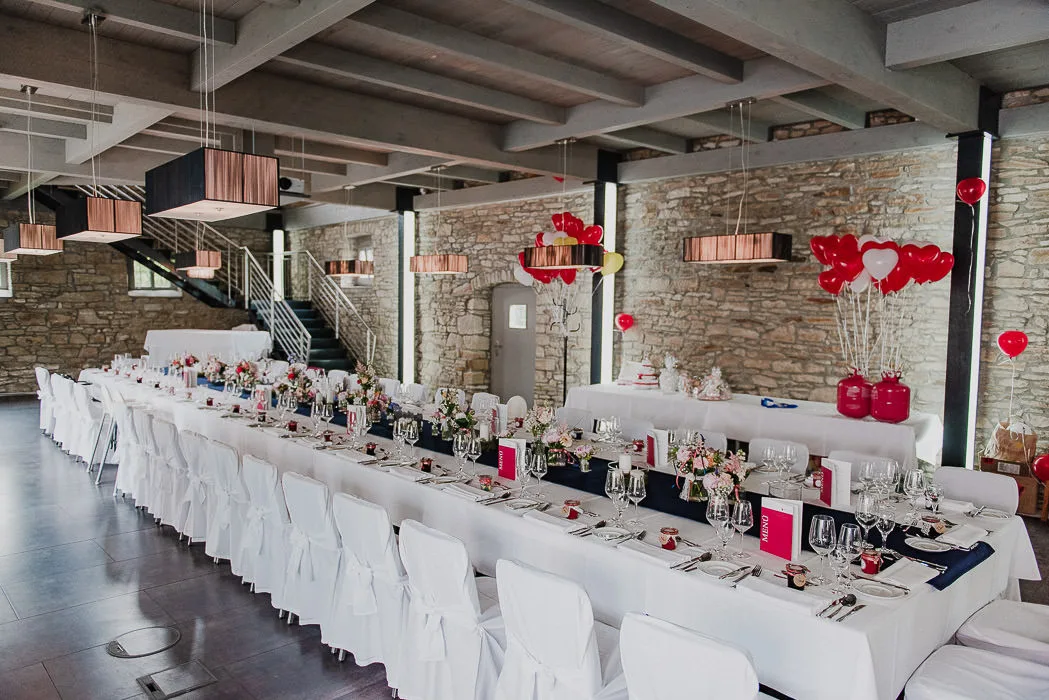 Hochzeitslocation-Hotel-Freihof-Prichsenstadt-Hochzeitsfotograf-Wuerzburg-1 Hochzeitslocation-Hotel-Freihof-Prichsenstadt-Hochzeitsfotograf-Wuerzburg drinnen