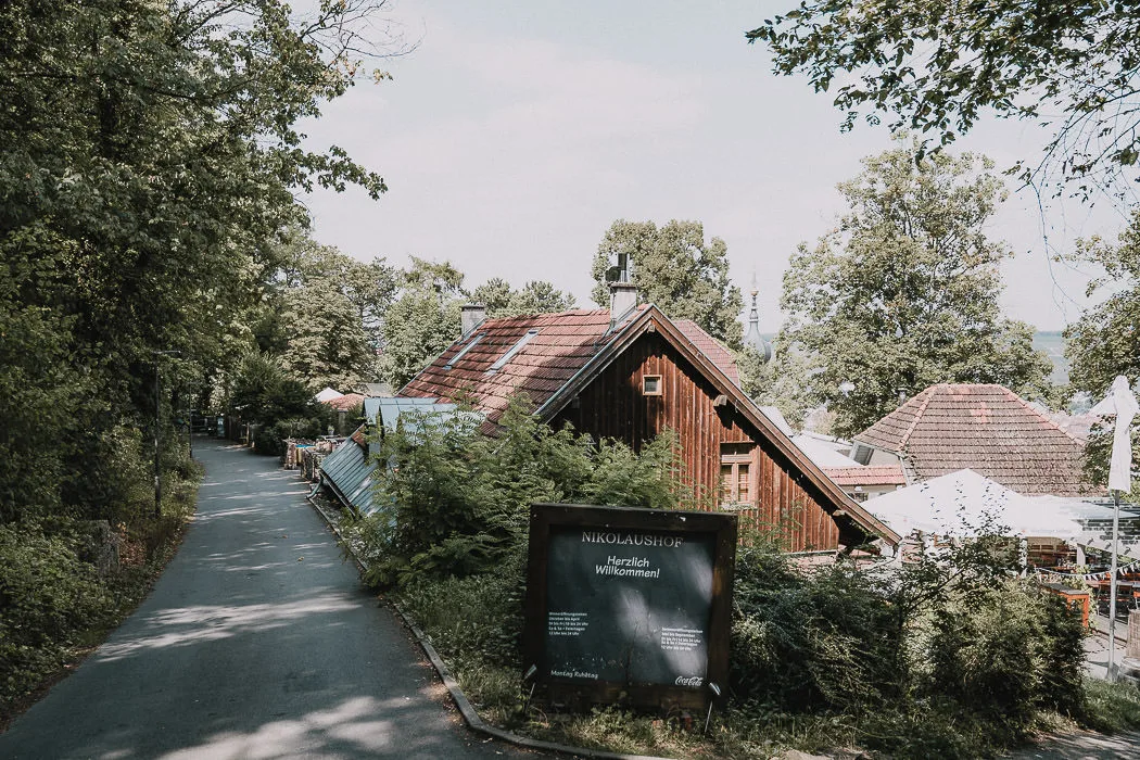 Hochzeitslocation-Nikolaushof-Wuerzburg-1-2 Hochzeitslocation-Nikolaushof-Wuerzburg-Hochzeitsfotograf-Wuerzburg von außen