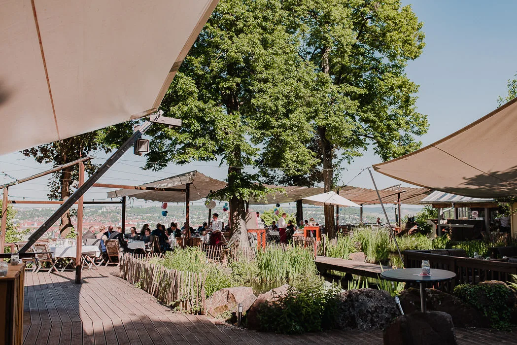 Hochzeitslocation-Nikolaushof-Wuerzburg-Hochzeitsfotograf-Wuerzburg-2 Hochzeitslocation-Nikolaushof-Wuerzburg-Hochzeitsfotograf-Wuerzburg außen tagsüber