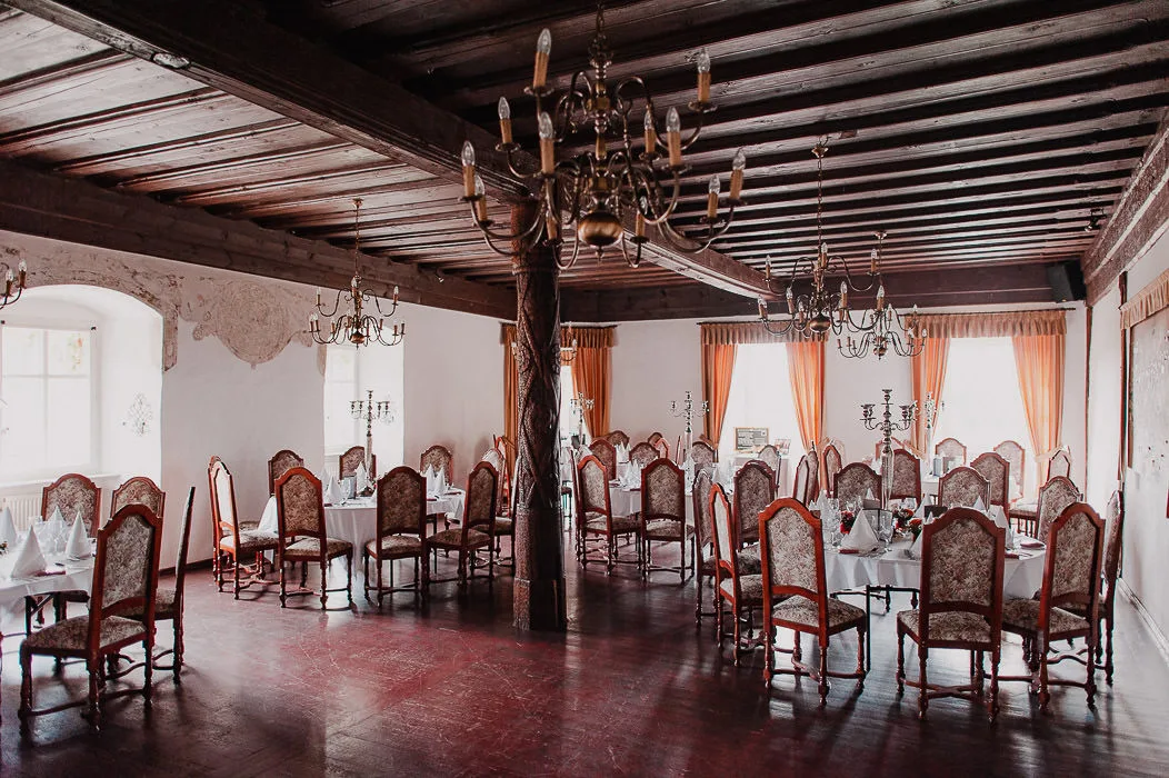 Hochzeitslocation-Schloss-Wiesenthau-Forchheim-Hochzeitsfotograf-Wuerzburg-1 Hochzeitslocation-Schloss-Wiesenthau-Forchheim-Hochzeitsfotograf-Wuerzburg innen