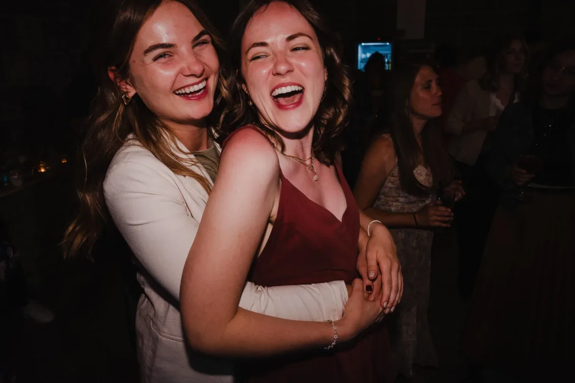 Hochzeitsfotograf Wuerzburg Freie Trauung und Feier in privater Scheune 52