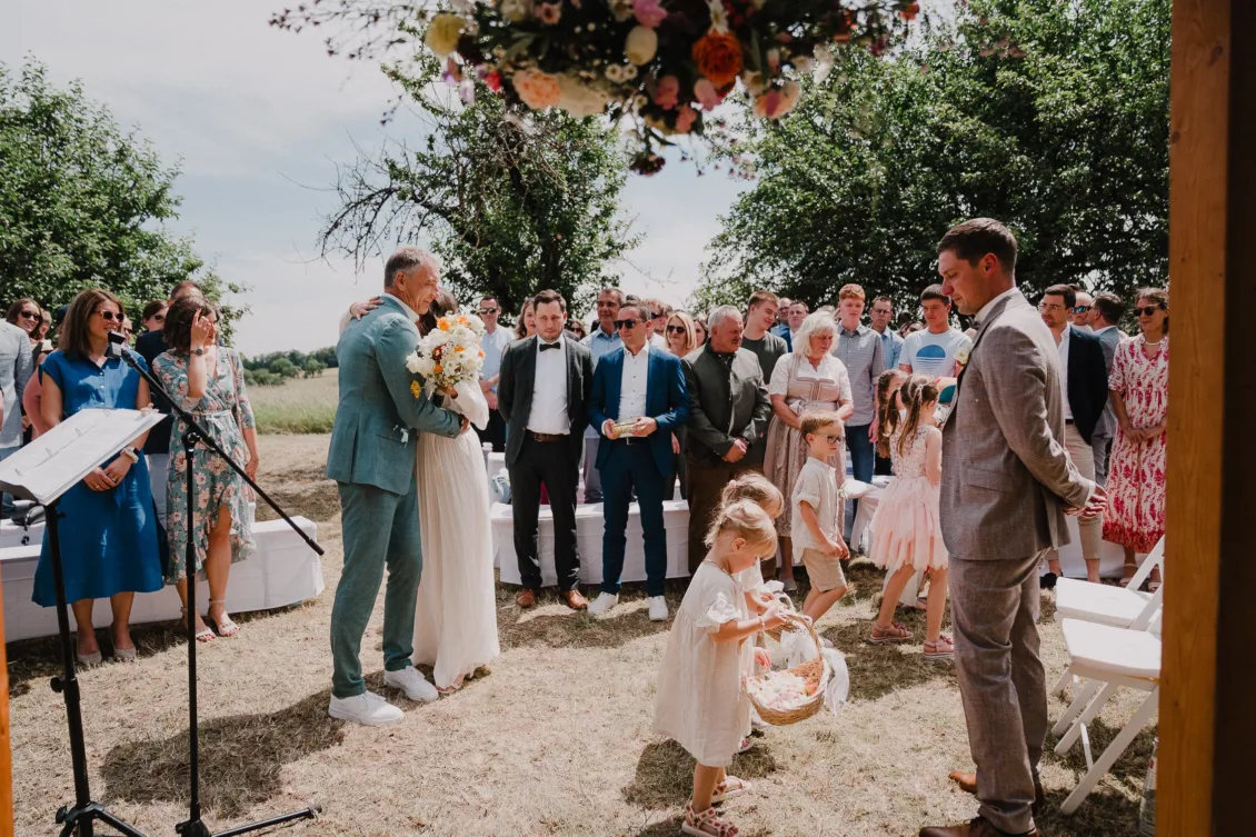 Hochzeitsfotograf Wuerzburg Freie Trauung und Feier in privater Scheune 6