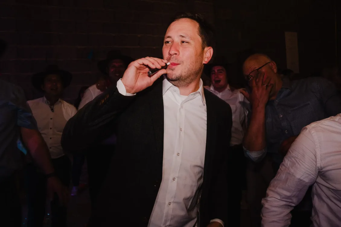 Hochzeitsfotograf Wuerzburg Freie Trauung und Feier in privater Scheune 72